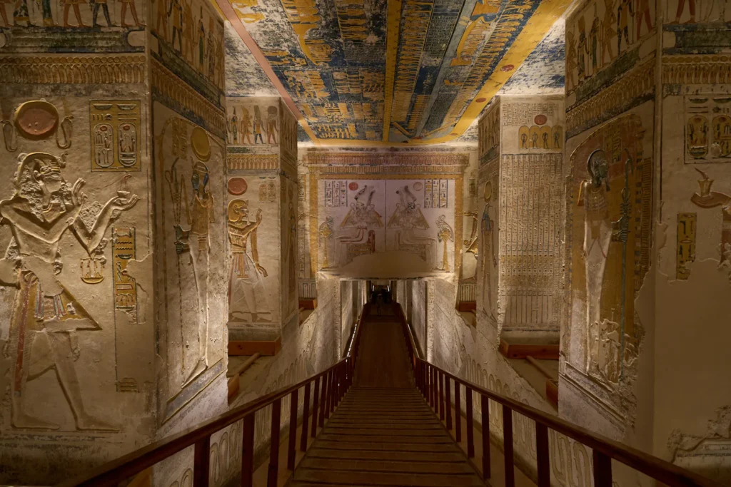 Which Valley of the Kings Tombs Are Included and Which Cost Extra?